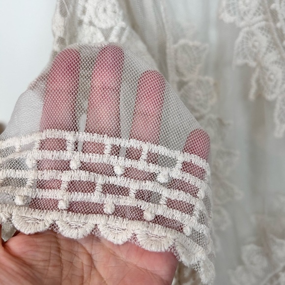 Cream lace topper beach coverup, robe, Medium, embroidered Boho Festival - Picture 5 of 8